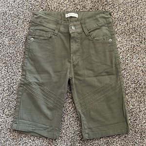 Buss Cuts by J CREW boys Bermuda shorts size 6 adjustable waist olive green